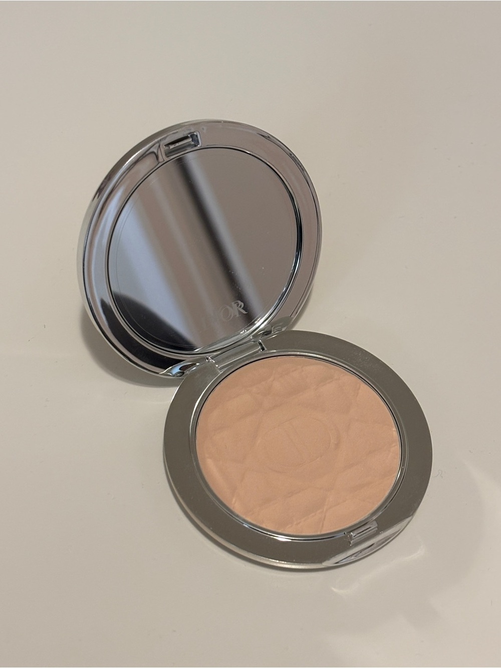 Dior Forever Nude Matte and Radiant Pressed Powder #01 Fair